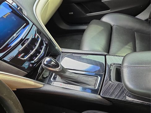 Used 2013 Cadillac XTS Platinum AWD/4WD image 25