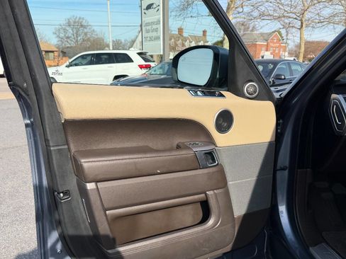 Used 2018 Land Rover Range Rover Sport HSE image 25