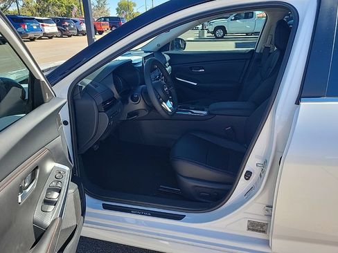New 2025 Nissan Sentra SR w/ SR Premium Package FWD image 10