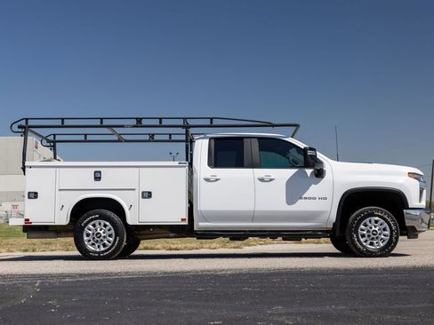 Used 2022 Chevrolet Silverado 2500 LT w/ Convenience Package image 8