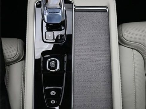 New 2026 Volvo XC90 B6 Ultra image 10