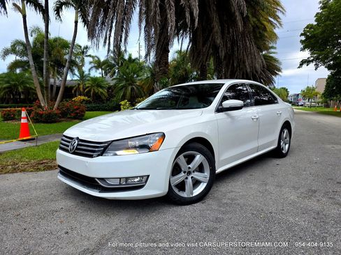 Used 2015 Volkswagen Passat 1.8T Limited Edition FWD image 9