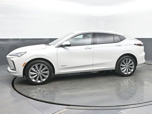 Used 2024 Buick Envista Avenir image 2