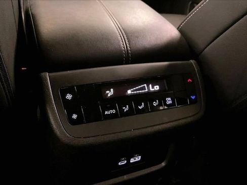 Used 2023 Nissan Pathfinder SL w/ Black Appearance Package AWD/4WD image 33