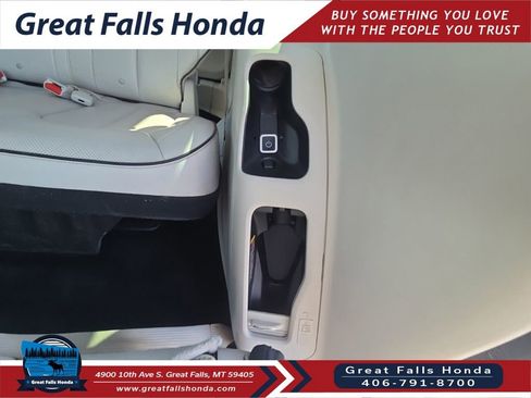 Used 2021 Chrysler Pacifica Limited w/ Premium & Safety Sphere Group AWD/4WD image 26