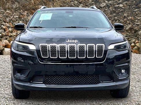 Used 2019 Jeep Cherokee Latitude w/ Cold Weather Group AWD/4WD image 3