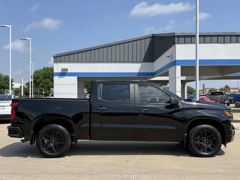 Certified 2025 Chevrolet Silverado 1500 Custom w/ LPO, Dark Essentials Package image 3