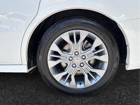 Used 2026 Honda Odyssey Touring image 14