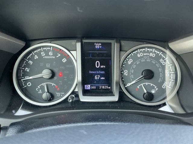 Used 2022 Toyota Tacoma SR5 w/ Technology Package RWD image 14
