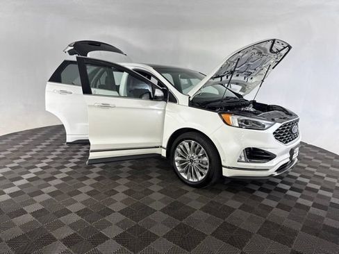 Used 2020 Ford Edge Titanium w/ Equipment Group 301A AWD/4WD image 14