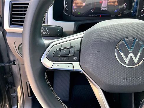 Used 2023 Volkswagen Atlas SE w/ Panoramic Sunroof Package image 23