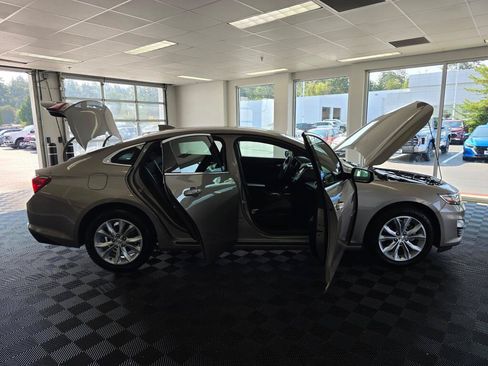 Used 2024 Chevrolet Malibu LT FWD image 17