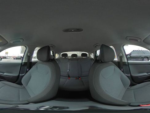 Used 2025 Kia K4 LXS image 41