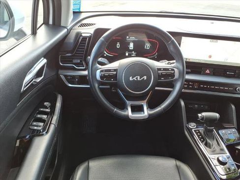 Used 2023 Kia Sportage EX image 11