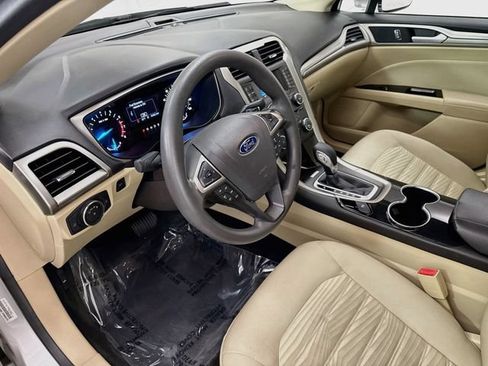 Used 2016 Ford Fusion SE FWD image 9