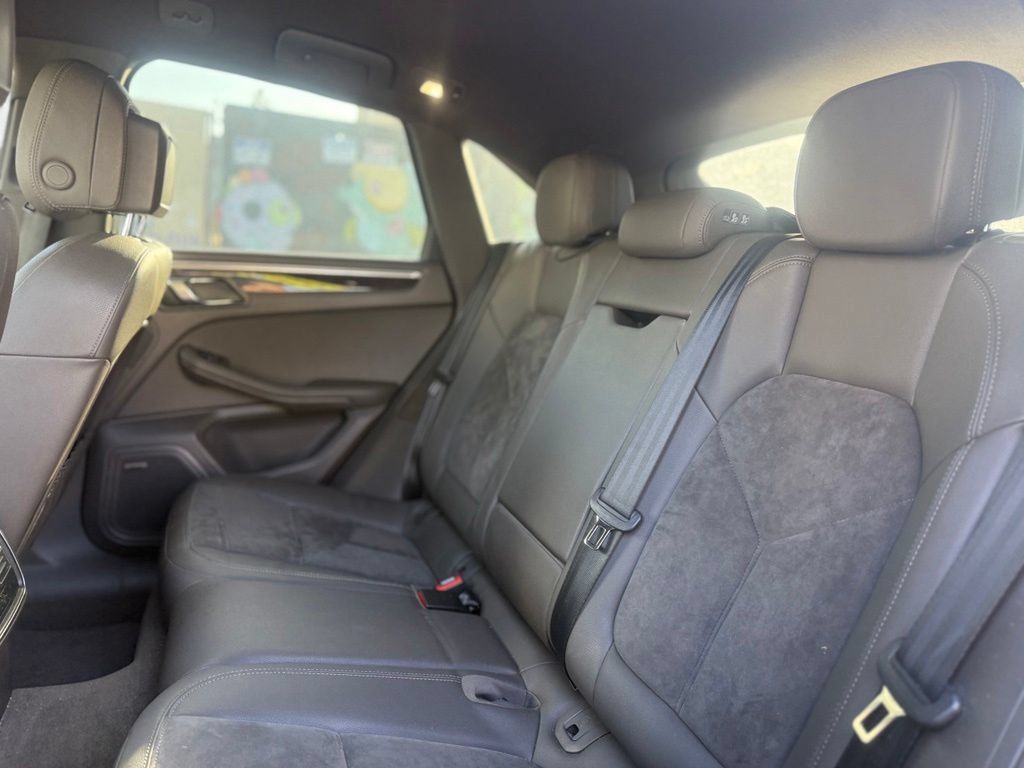 Used 2017 Porsche Macan S AWD/4WD image 12