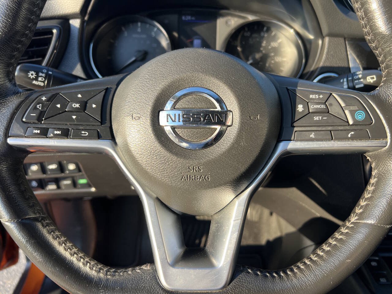 Used 2019 Nissan Rogue SV w/ Sun & Sound Touring Package AWD/4WD image 15