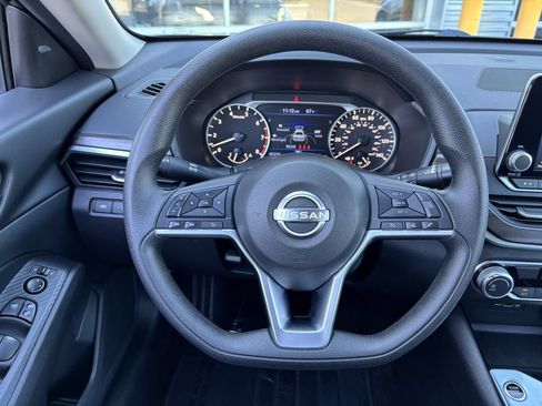 Used 2024 Nissan Altima 2.5 SV AWD/4WD image 15