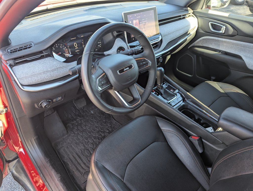 Used 2023 Jeep Compass Latitude AWD/4WD image 23