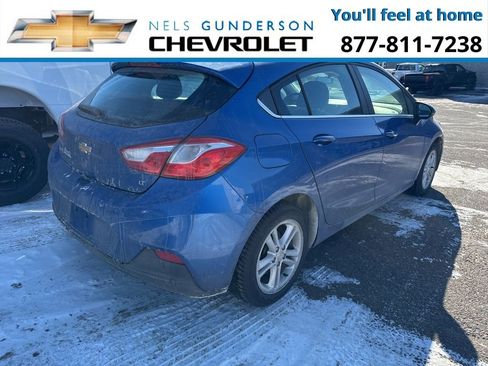 Used 2017 Chevrolet Cruze LT image 3