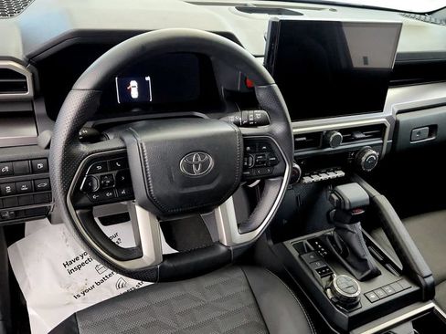 Used 2025 Toyota 4Runner TRD Off-Road Premium w/ Tow Technology Package AWD/4WD image 23