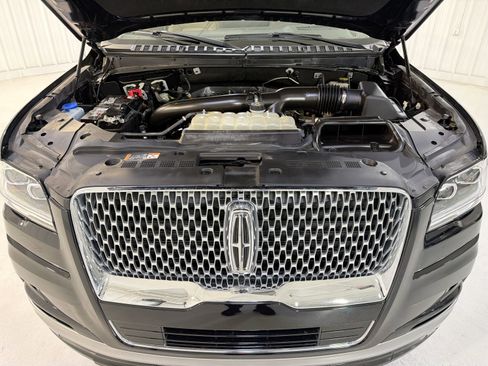 Used 2022 Lincoln Navigator Reserve image 32