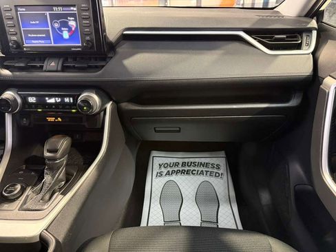 Used 2021 Toyota RAV4 LE image 18