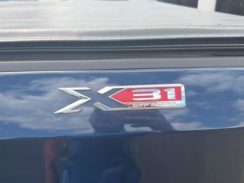 Used 2022 GMC Sierra 1500 SLT w/ SLT Premium Plus Package AWD/4WD image 10