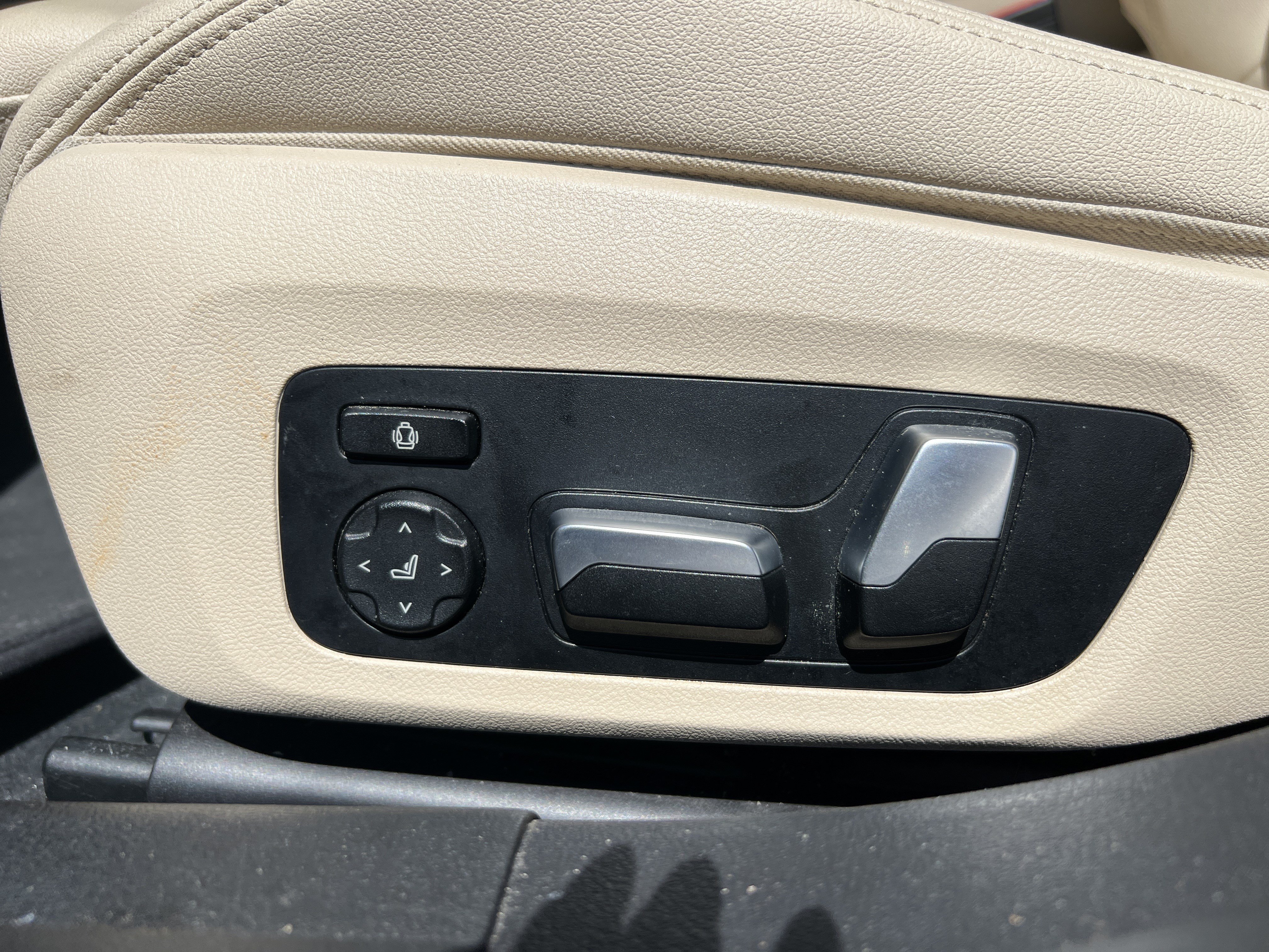 Used 2020 BMW 330i Sedan w/ Convenience Package RWD image 38