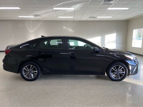 Used 2023 Kia Forte LXS image 10