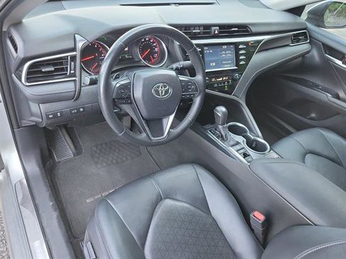 Used 2018 Toyota Camry XSE FWD image 2