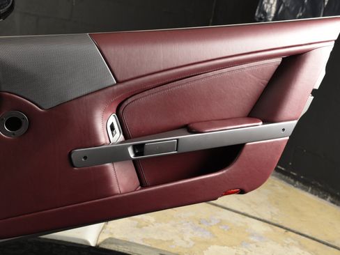 Used 2005 Aston Martin DB9 Coupe RWD image 34