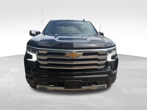 Used 2022 Chevrolet Silverado 1500 High Country w/ High Country Premium Package AWD/4WD image 4