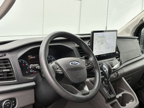 Used 2023 Ford Transit 350 XLT image 10