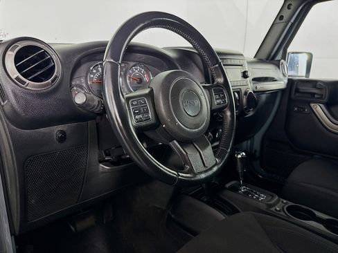 Used 2015 Jeep Wrangler Unlimited Sport image 20
