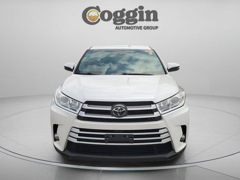 Used 2018 Toyota Highlander Plus AWD/4WD image 9