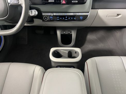 Used 2023 Hyundai Ioniq 5 Limited image 17