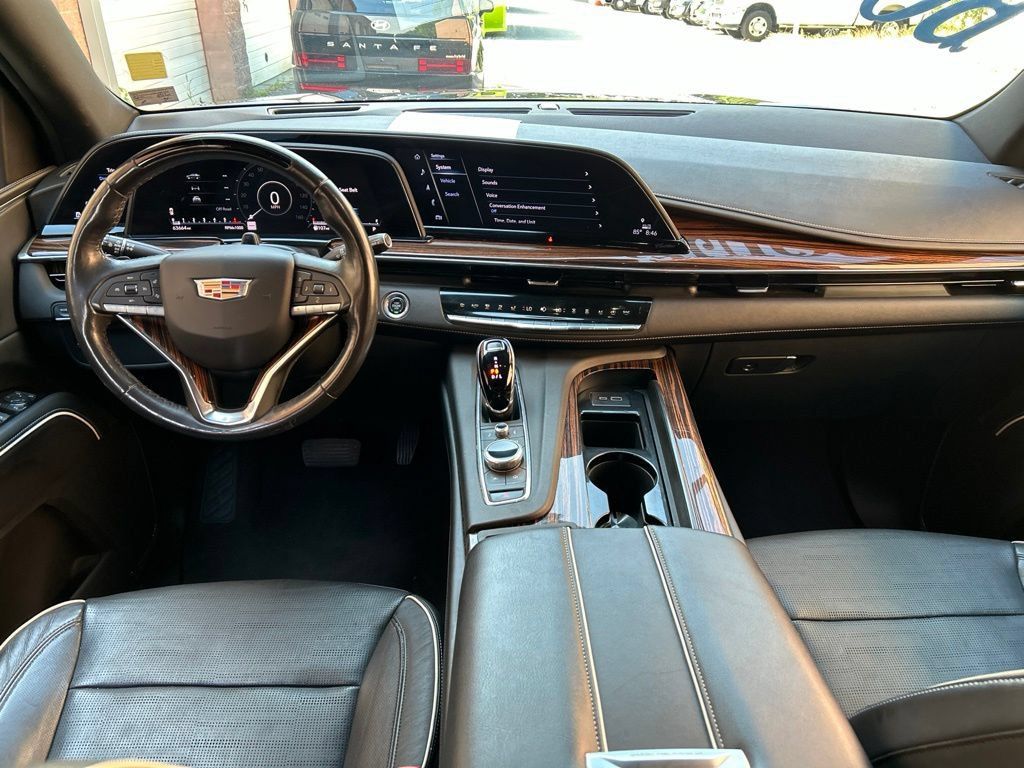 Used 2023 Cadillac Escalade ESV Premium Luxury RWD image 25
