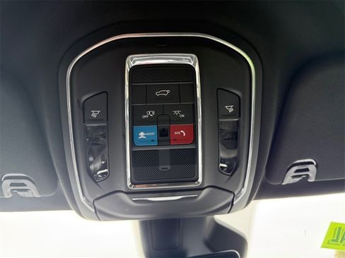 Used 2024 Jeep Wagoneer Series II w/ Flexible Seating Group image 26