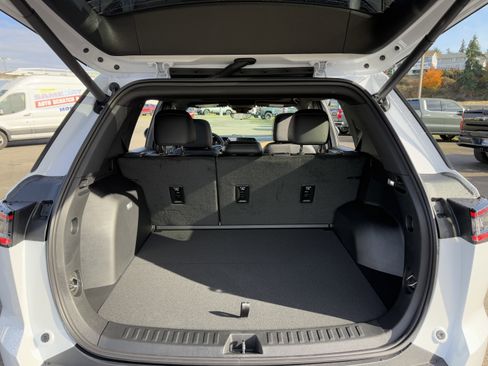 New 2026 Chevrolet Equinox ACTIV w/ Convenience Package III image 32