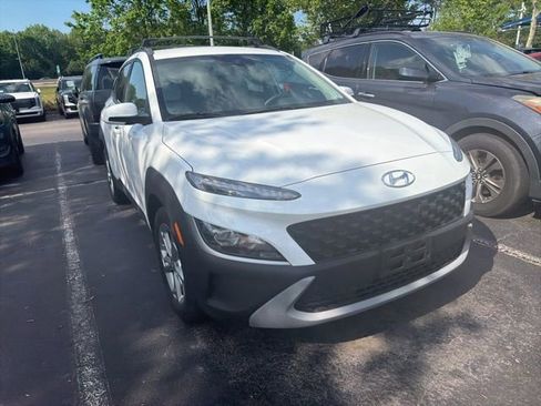 Used 2023 Hyundai Kona SEL AWD/4WD image 2