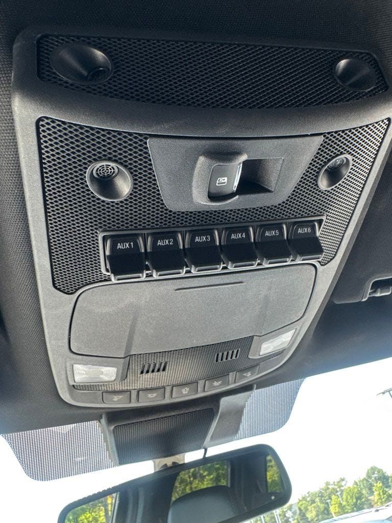 Used 2022 Ford F350 Lariat w/ Chrome Package AWD/4WD image 19