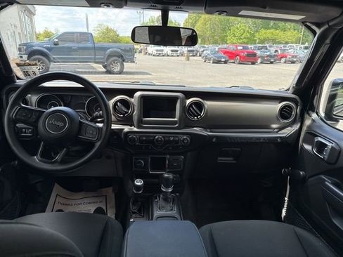 Used 2022 Jeep Wrangler Unlimited Sport AWD/4WD image 3