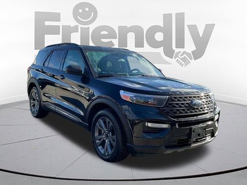 Used 2021 Ford Explorer XLT w/ Equipment Group 202A AWD/4WD image 14