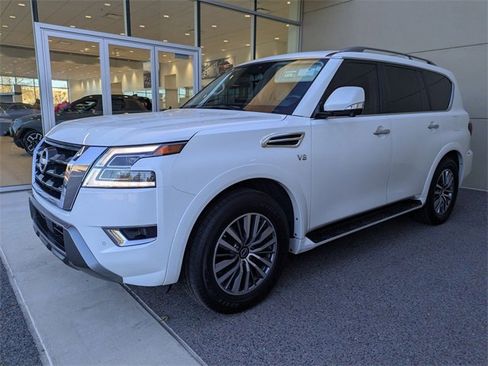 Used 2021 Nissan Armada SL w/ Captain's Chairs Package image 11