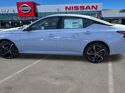 New 2025 Nissan Altima 2.5 SR image 6