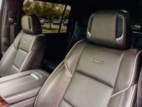 Certified 2023 Cadillac Escalade ESV Premium Luxury image 14