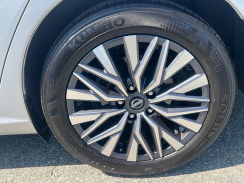 Used 2025 Nissan Altima 2.5 SV FWD image 10