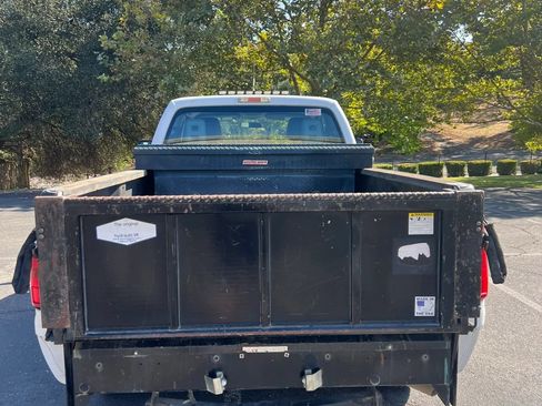 Used 2016 Ford F250 XL w/ Power Equipment Group RWD image 3