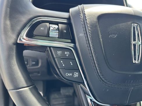 Used 2018 Lincoln Continental Reserve w/ Luxury Package AWD/4WD image 30